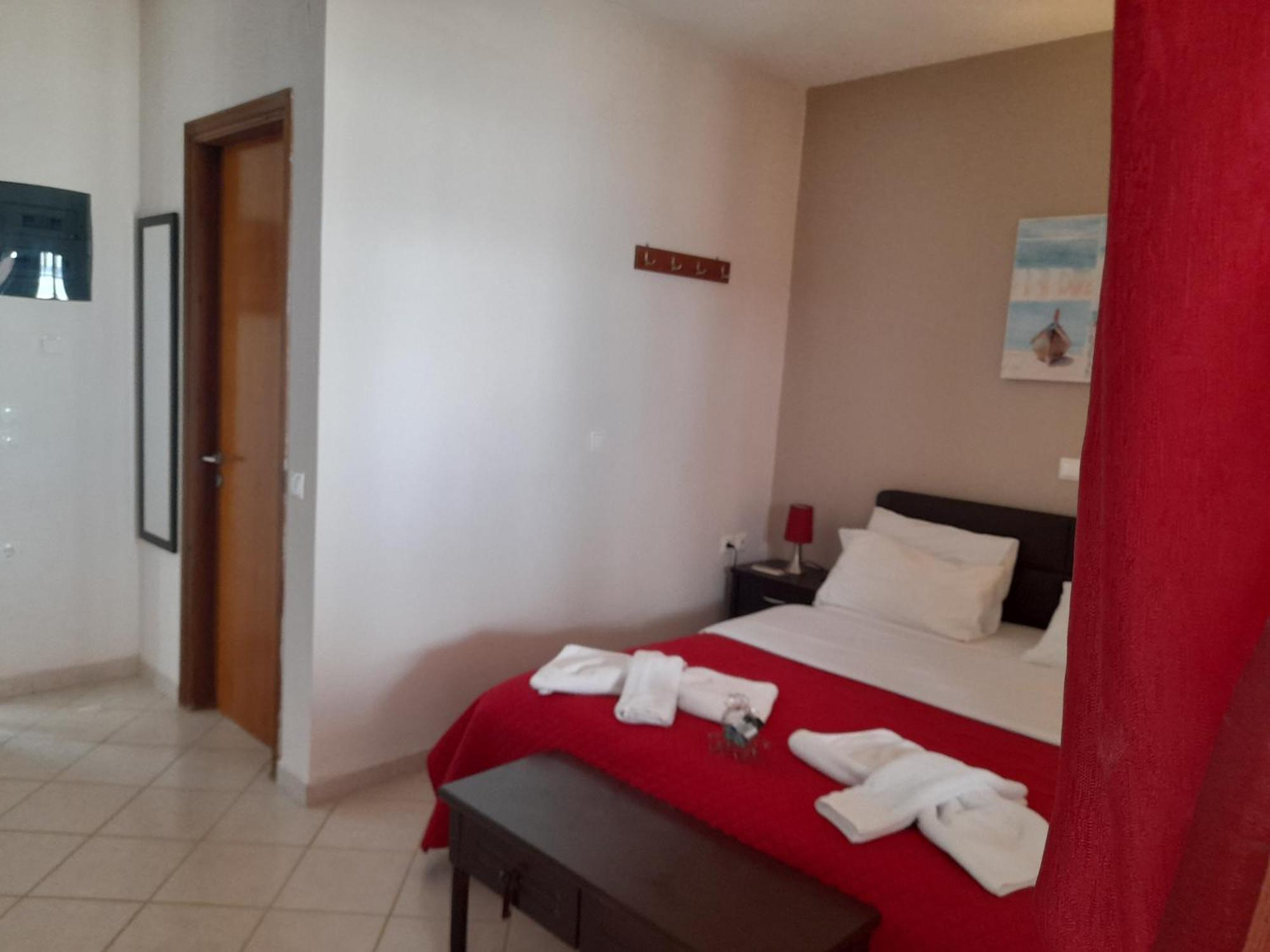 Delfini Aparthotel Akhladheri Luaran gambar