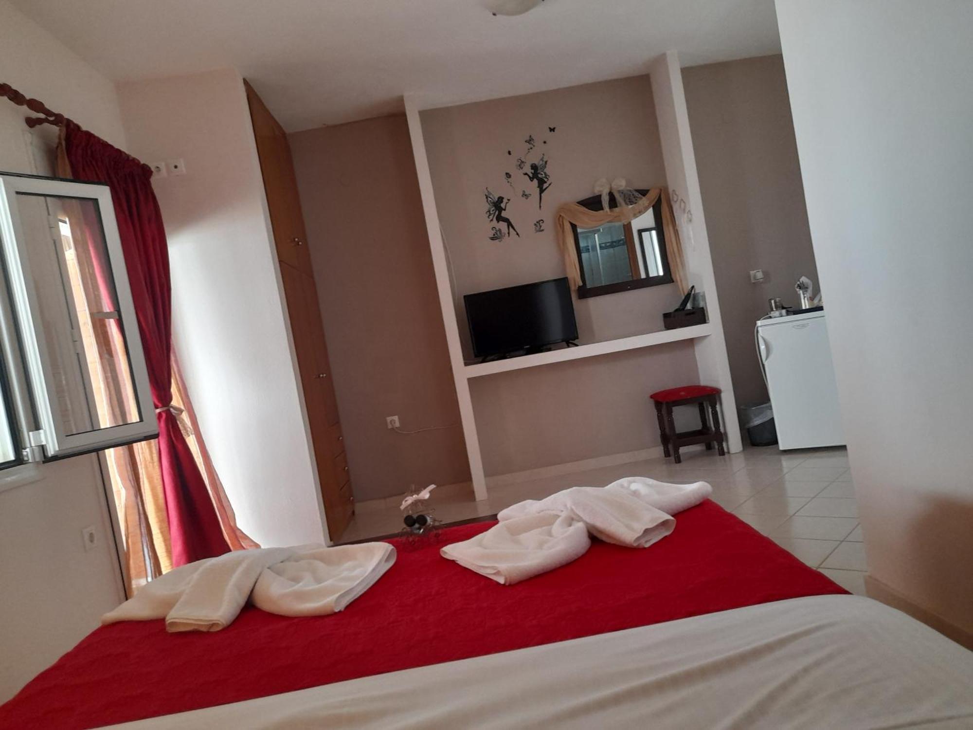 Delfini Aparthotel Akhladheri Luaran gambar