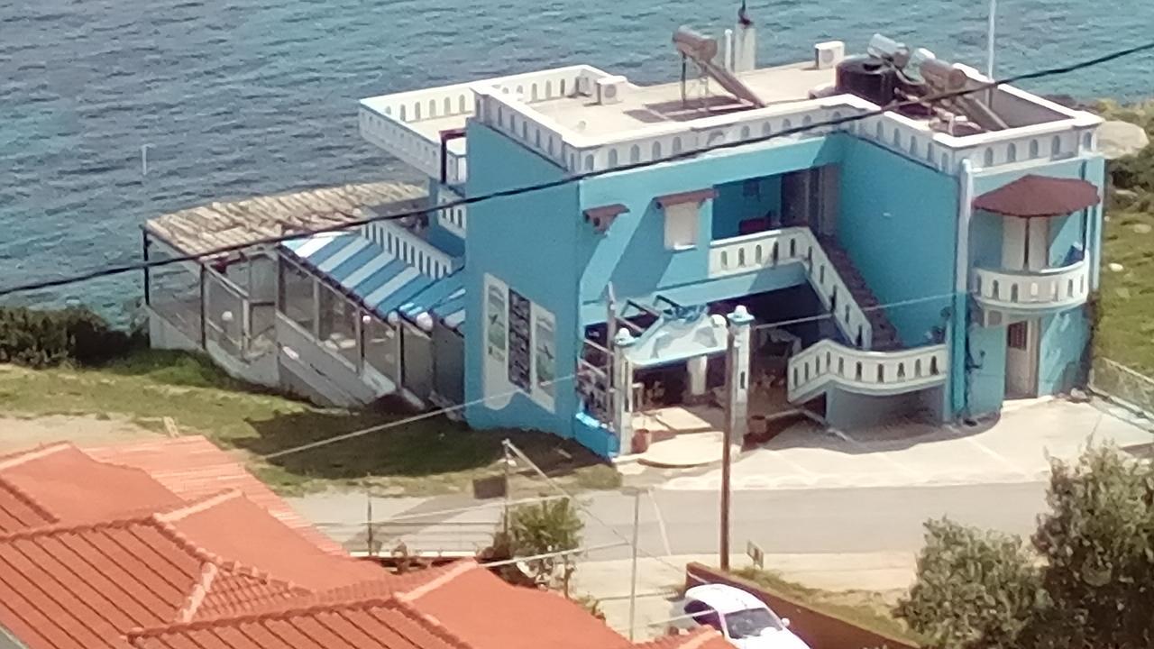 Delfini Aparthotel Akhladheri Luaran gambar