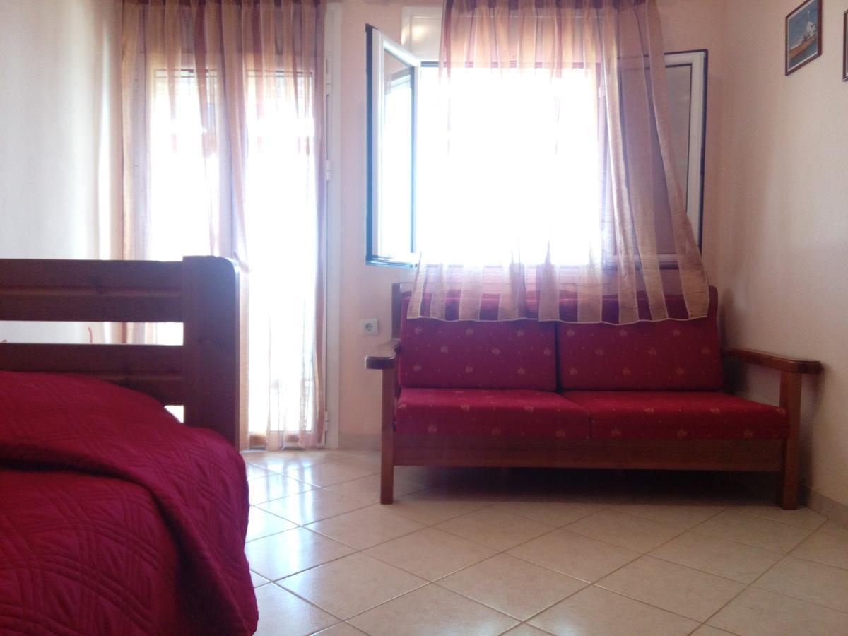 Delfini Aparthotel Akhladheri Luaran gambar